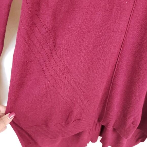 Leighton Burgundy Sweater Oversized Baggy Side Slits Scoop Neck Soft Size Large - Picture 10 of 11